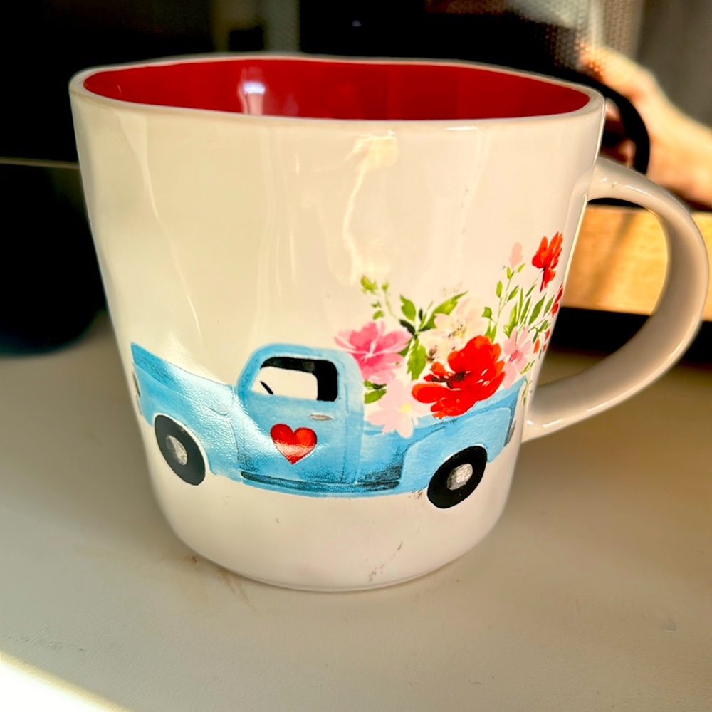PRIMA DESIGN floral truck COFFEE CUP MUG . New. Great size. Red interior.